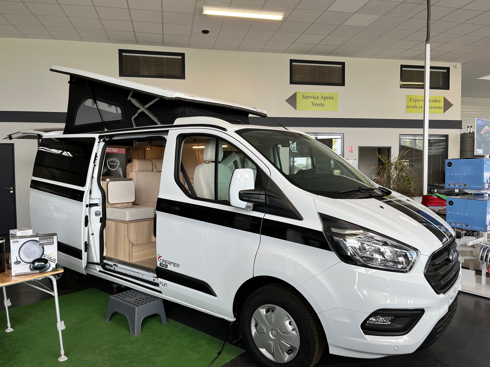 Vente vans neufs 85