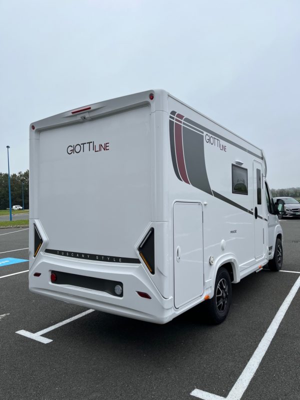 camping-car Giottiline compact c60
