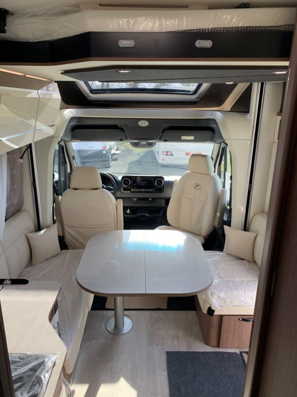 Location de camping-car à La Rochelle (17)
