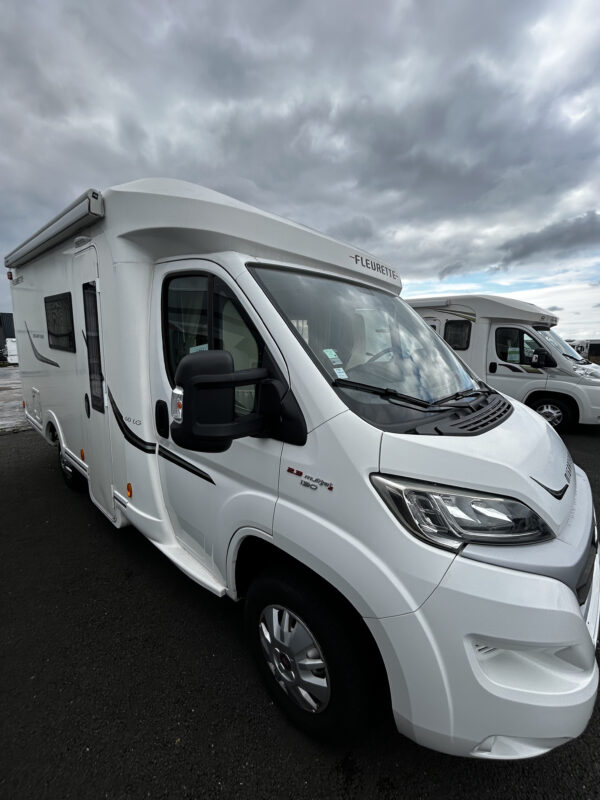 Location de camping-car à La Rochelle (17)